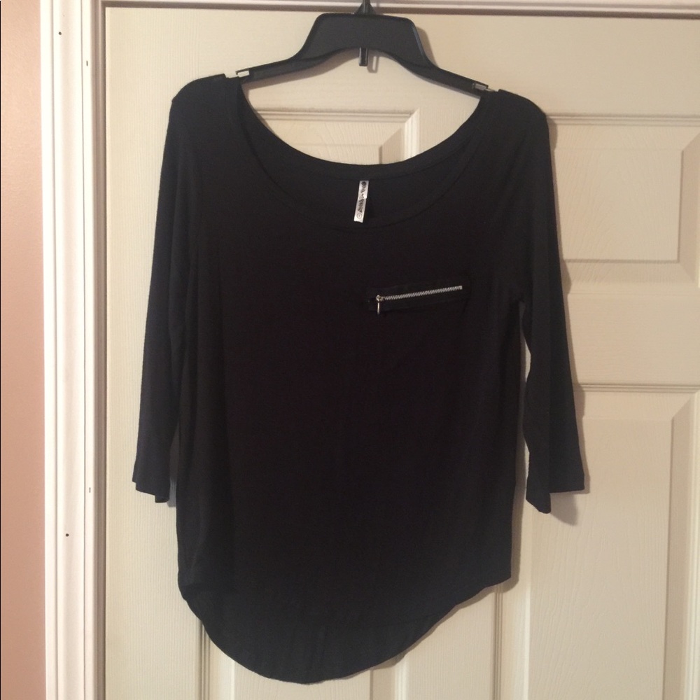 Black top with zipper pocket